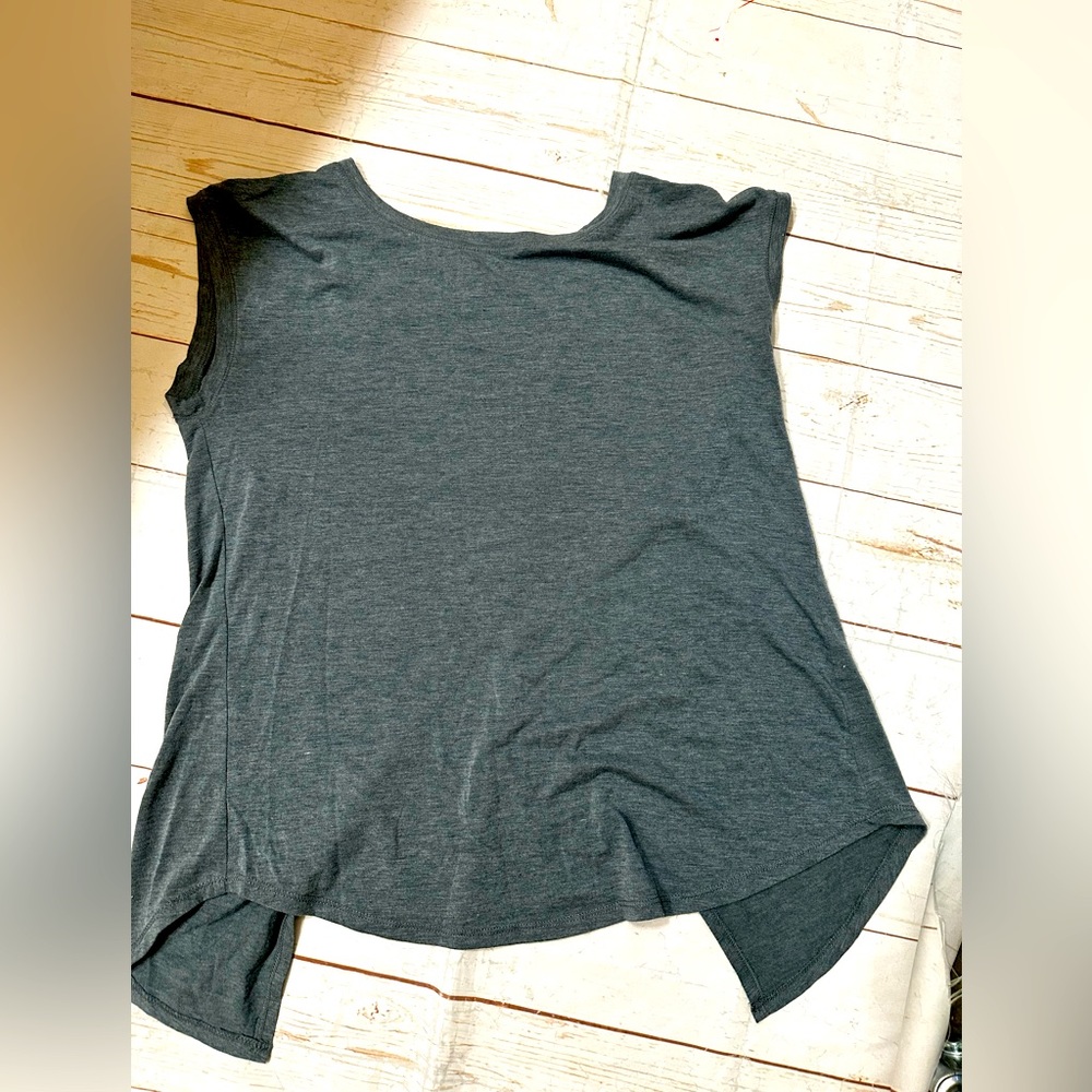 Yogaliscious open back t shirt